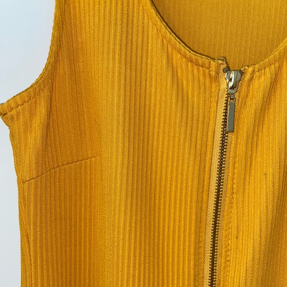 Dress - Picture 3 of 6